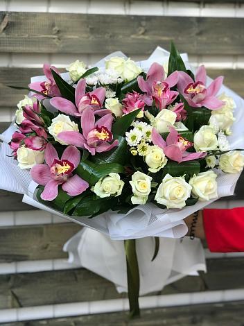 Букет цветов из: Розы и Хризантемы в Краснолипье
