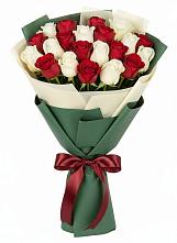 Букет Микс из красных и белых роз в Краснолипье