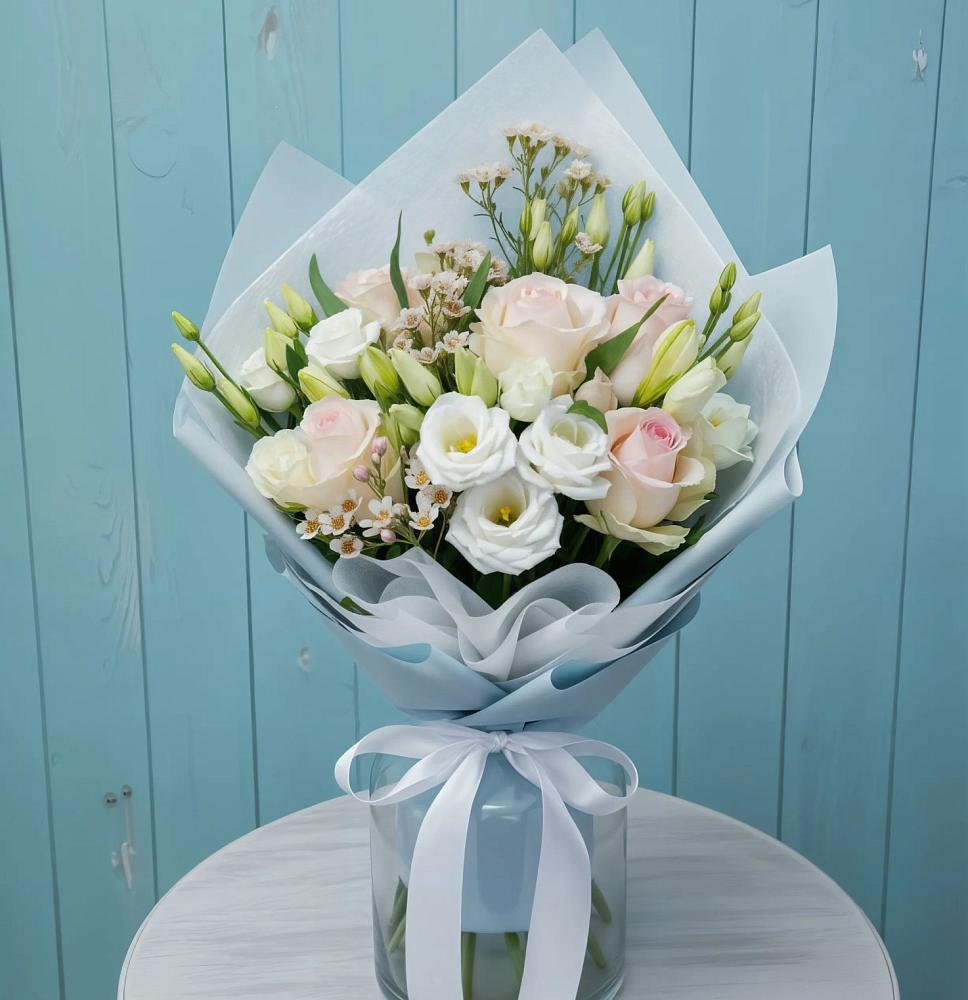 Букет цветов из: Розы и Лизиантусы в Краснолипье