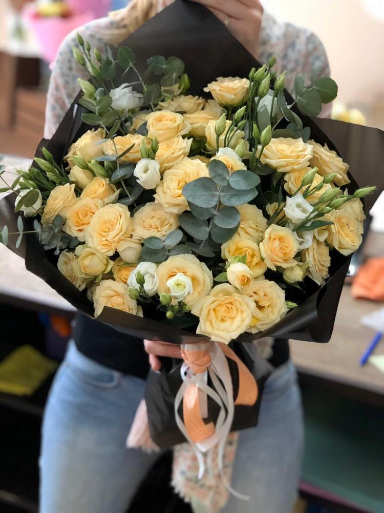 Букет цветов из: Розы и Лизиантусы в Краснолипье