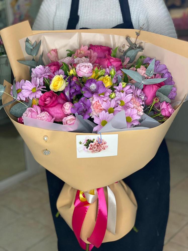 Букет цветов из: Хризантемы, Гвоздики и Альстромерии в Краснолипье