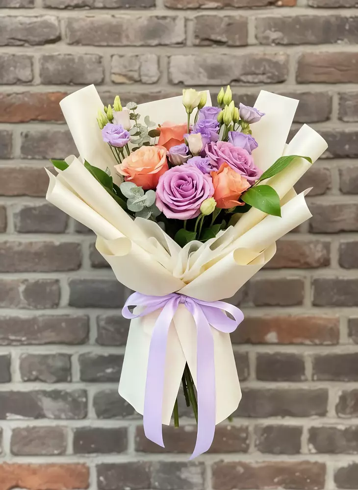 Букет цветов из: Лизиантусы и Розы в Краснолипье