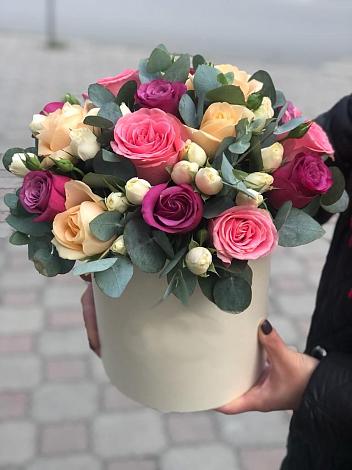 Цветочная композиция из Розы в шляпной коробке в Краснолипье