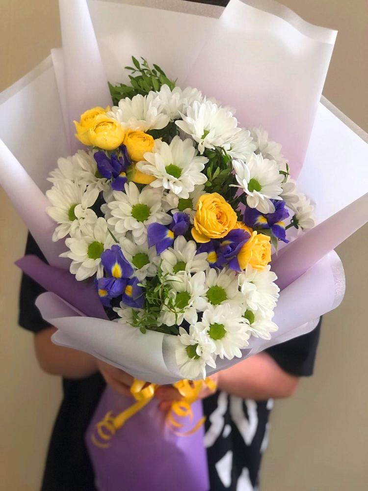 Букет цветов из: Ирисы, Хризантемы и Розы в Краснолипье