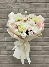Букет цветов из:  Гвоздики, Розы, Лизиантусы и Хризантемы в Краснолипье
