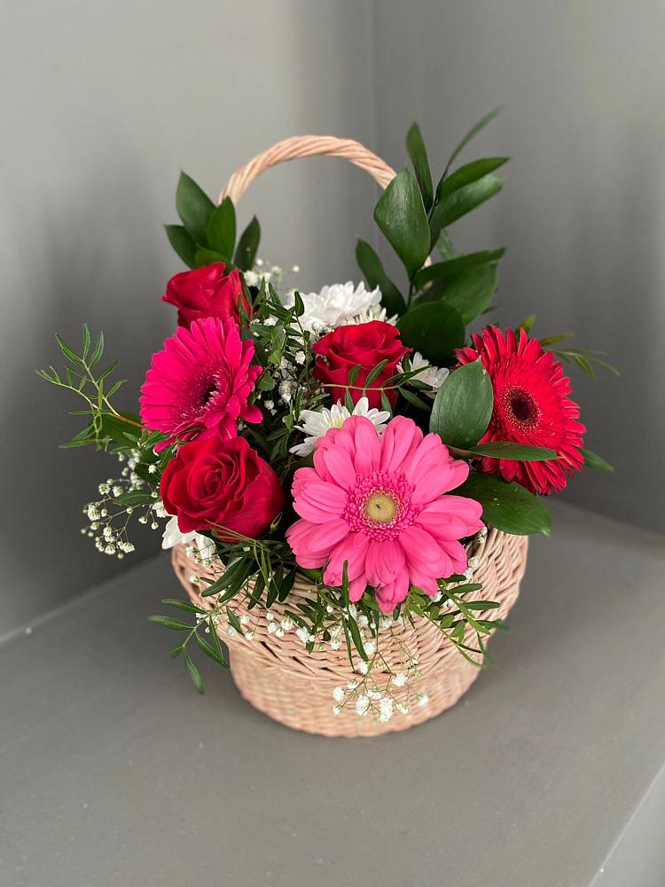 Цветочная композиция из Розы, Хризантемы и Герберы в корзине в Краснолипье