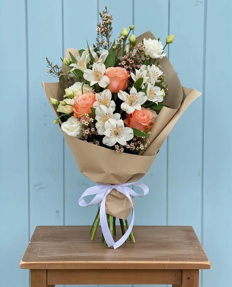 Букет цветов из: Альстромерии, Лизиантусы, Розы и Хризантемы в Краснолипье